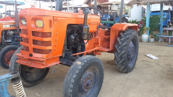 ขายครับรถไถไทยชัน 25แรงเพลาเดียว ราคา35000บาท  รถอยู่ วังบัว อ คลองขลุง จ กำแพงเพชรสนใจโทร 0813655997 อำพรพาเจริญราคาคุยกันได้อีกนะครัย