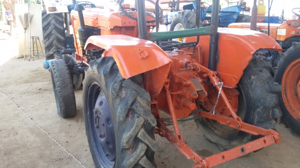 ขายครับรถไถไทยชัน 25แรงเพลาเดียว ราคา35000บาท  รถอยู่ วังบัว อ คลองขลุง จ กำแพงเพชรสนใจโทร 0813655997 อำพรพาเจริญราคาคุยกันได้อีกนะครัย