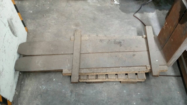 ขายรถยกโฟร์คลิฟท์ 15ตันยี่ห้อ TCM ขายรถยกโฟร์คลิฟท์ 15ตันยี่ห้อ TCM