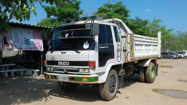 ขายดั้มISUZU ร็อกกี้175แรง เครื่องดี แคชซีสวย พ.เพาเวอร์ เบรกทิฟฟี่ ภายในสวย แอร์เย็น ยาง900ขอบ20 สภาพพร้อมใช้งาน เอกสารพร้อมโอน สนใจโทร 090-8588220คุณนะ 093-3258446คุณบิว ID:narong498 หรือเข้าดูสินค้าอื่นๆได้ที่ www.truck.in.th/498 หรือเพจFacebook ณรงค์