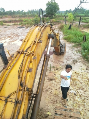 ขานรถติดลายหัวเจาะ KOBEL UTANI สภาพสวยเดิมๆเอกสารทะเบียน ขานรถติดลายหัวเจาะ KOBEL UTANI สภาพสวยเดิมๆเอกสารทะเบียน