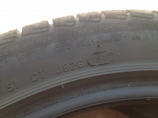 ยางขอบ17 PIRELLI 215 45 17 ปี10สภาพตามรูปคู่ละ