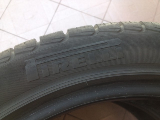 ยางขอบ17 PIRELLI 215 45 17 ปี10สภาพตามรูปคู่ละ
