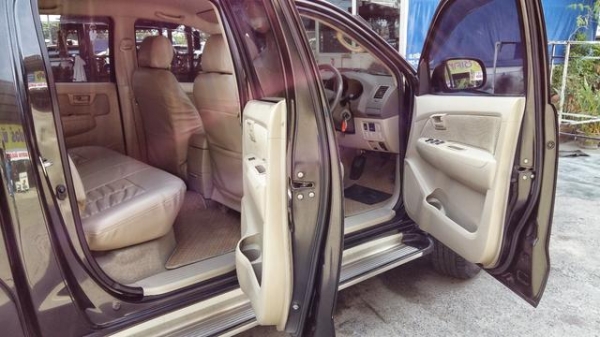 Toyota 4 DR 3.0 G 4 x 4 MT ปี 2004