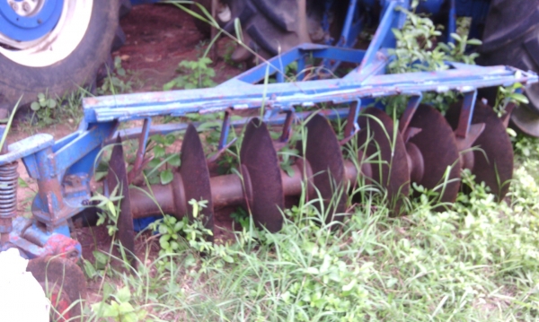 ขายรถไถแม็กซี่ 185 เพลาเหลี่ยม75 แรง เอกสารพร้อม