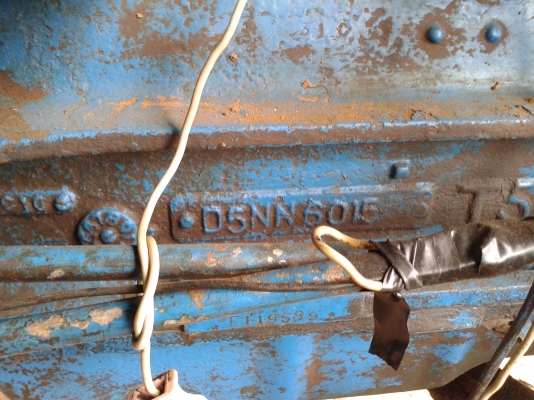 ขายฟอร์ด6600 T5 พร้อมดันหน้าหางไถ รถใช้งานทุกวัน เอกสารพร้อมโอน