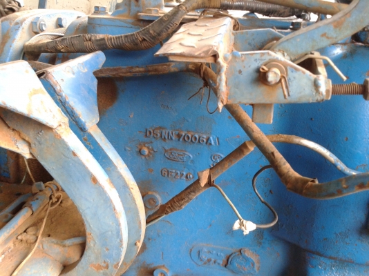 ขายฟอร์ด6600 T5 พร้อมดันหน้าหางไถ รถใช้งานทุกวัน เอกสารพร้อมโอน