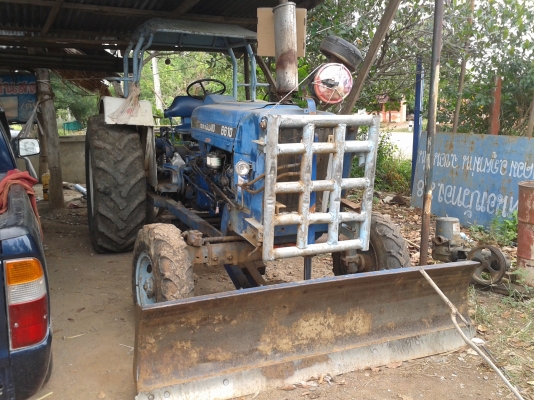 ขายฟอร์ด6600 T5 พร้อมดันหน้าหางไถ รถใช้งานทุกวัน เอกสารพร้อมโอน