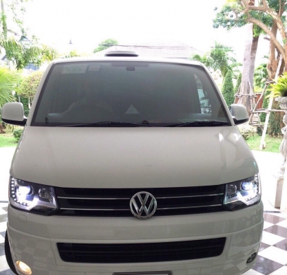 รถตู้โฟร์ค รถ2ปี ออกศูนย์แท้ เหลือประกันซ่อมฟรีที่ศูนย์ แต่ง vip กระจกกันสองชั้นระหว่างคนขับกันเสียง เครื่องเสียงแต่งที่ mirage มีทีวี พร้อม ดาวเทียม 2.1ล้าน