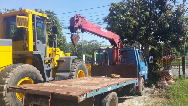 (รถบ้านฝากขายที่เต็นล์)รถ 6 ล้อติดเครน TOYOTA BU87เกียร์สั้น 120แรง ติดเครน 3 ตัน 4 ปลอก 3 ชัก