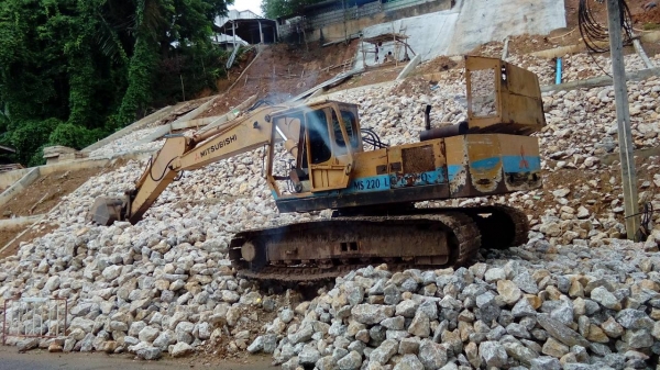 ขายรถแบคโฮ MITSUBISHI MS180LC-3 ซีเรียล 2389 คอลโทรลสั้น ราคา 320000