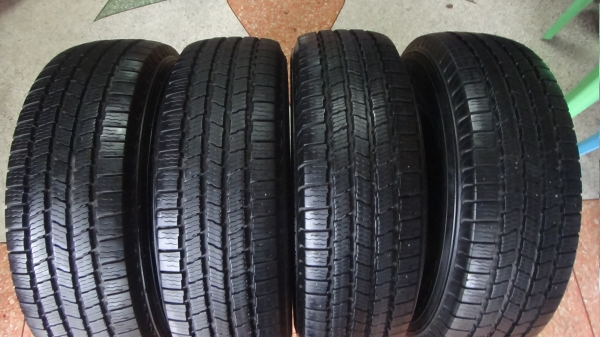 ขายยาง\% ROADSTONE 4,800.-