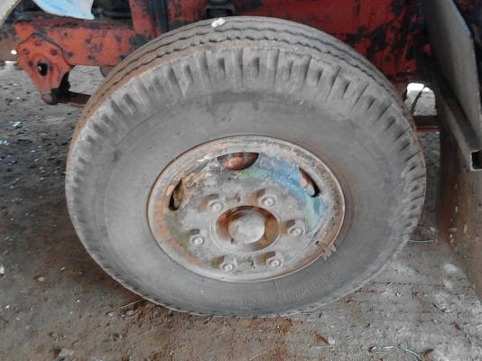 รถฮีโน่ 6 ล้อ ( รถยก. ) 145 แรงม้า. ปี 44.     สนใจติดต่อ  081 - 6079515