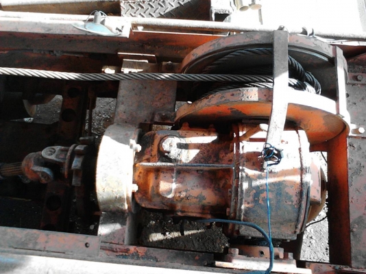 รถฮีโน่ 6 ล้อ ( รถยก. ) 145 แรงม้า. ปี 44.     สนใจติดต่อ  081 - 6079515