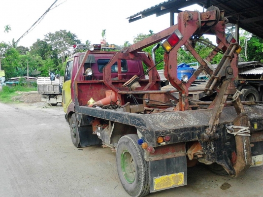 รถฮีโน่ 6 ล้อ ( รถยก. ) 145 แรงม้า. ปี 44.     สนใจติดต่อ  081 - 6079515