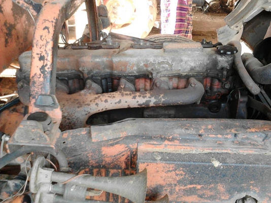 รถฮีโน่ 6 ล้อ ( รถยก. ) 145 แรงม้า. ปี 44.     สนใจติดต่อ  081 - 6079515