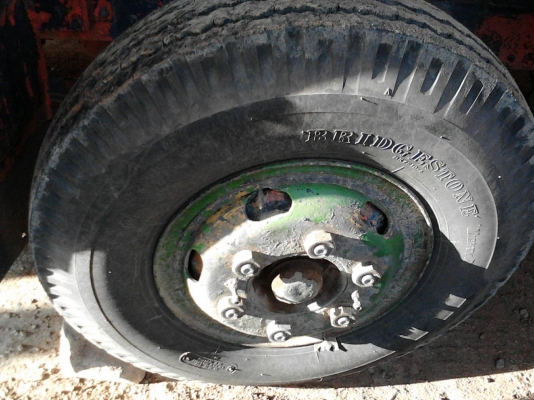 รถฮีโน่ 6 ล้อ ( รถยก. ) 145 แรงม้า. ปี 44.     สนใจติดต่อ  081 - 6079515