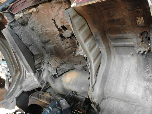 รถฮีโน่ 6 ล้อ ( รถยก. ) 145 แรงม้า. ปี 44.     สนใจติดต่อ  081 - 6079515