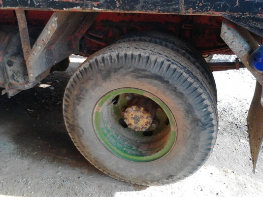 รถฮีโน่ 6 ล้อ ( รถยก. ) 145 แรงม้า. ปี 44.     สนใจติดต่อ  081 - 6079515