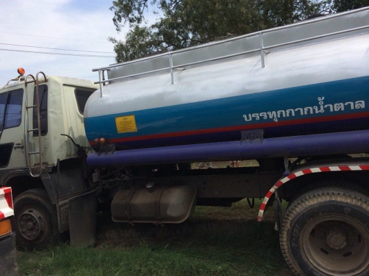 ขายรถพ่วง 18 ล้อ 2 เพลา บรรทุกแทงค์น้ำ HINO 3 M เดิมๆสวย มี 6 พ่วง ราคา.1050000 สนใจนัดดูรถได้