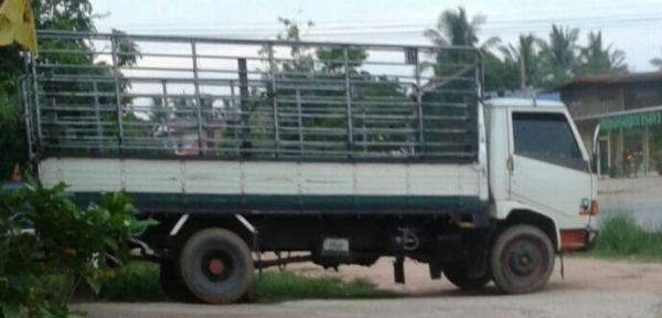 หกล้อ ฮีโน้ FB 117แรง เครืองดี เกียร์เดิมๆ ยาว5ม ยางใหม่6เส้น สภาพพร้อมใช้งาน เล่มทะเบียนพร้อมโอน