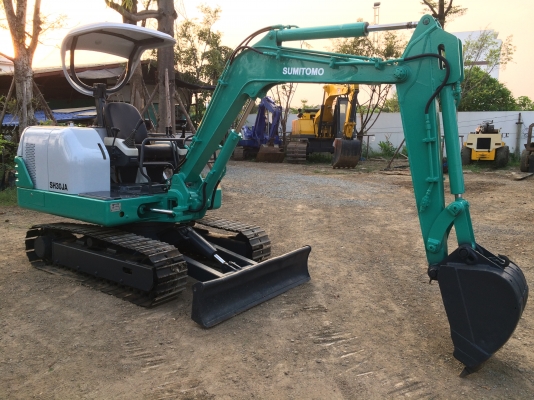 ขายรถแม็คโคร SUMITOMO SH30่JA เก่านอก มี VDO ทดลองขับให้ดู ไม่เคยผ่านการใช้งานในไทย ติดต่อ 086-775-7900, 086-324-1992