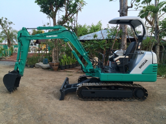 ขายรถแม็คโคร SUMITOMO SH30่JA เก่านอก มี VDO ทดลองขับให้ดู ไม่เคยผ่านการใช้งานในไทย ติดต่อ 086-775-7900, 086-324-1992