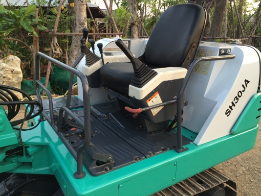 ขายรถแม็คโคร SUMITOMO SH30่JA เก่านอก มี VDO ทดลองขับให้ดู ไม่เคยผ่านการใช้งานในไทย ติดต่อ 086-775-7900, 086-324-1992