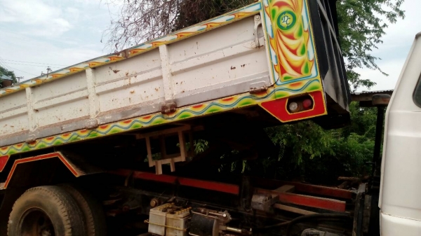 ขายด่วนรถ6ล้อดั้ม HINOKL300เครือง 130แรงยาง900ขอบ20