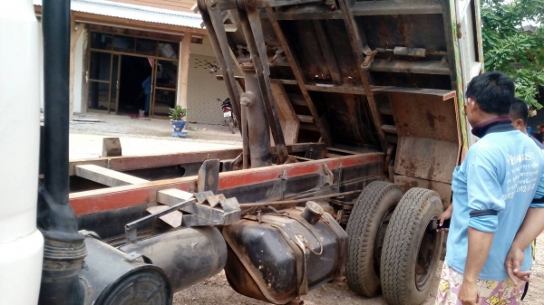 ขายด่วนรถ6ล้อดั้ม HINOKL300เครือง 130แรงยาง900ขอบ20