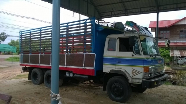 ขาย 10 ล้อ เพลาเดียว HINO KT925 วางเครื่อง EK100 260 แรงม้า ช่วงล่าง ZM หัว F18 มีระบบลำโพงลากพ่วง คัสซีสวย เบรคลมดัน พาวเวอร์ ทะเบียนพร้อมโอนครับ ขาย 10 ล้อ เพลาเดียว HINO KT925 วางเครื่อง EK100 260 แรงม้า ช่วงล่าง ZM หัว F18 มีระบบลำโพงลากพ่วง คัสซีสวย เบรคลมดัน พาวเวอร์ ทะเบียนพร้อมโอนครับ