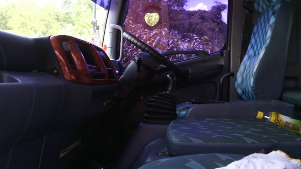 ขายด่วนรถ 6ล้อตู้10บานHINOMAGAเครือง220แรงยาว7,20เมตร