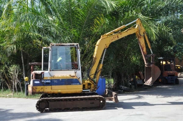 ขายแบคโฮ KOMATSU PC40-6 หัวเก๋งครบๆ สวยเดิมจากญี่ปุ่น ทำงานสมบูรณ์ทุกระบบ รับรองไม่ผิดหวัง 360,000 เท่านั้น!!