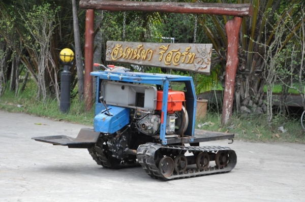 ขายรถบรรทุก ตีนตะขาบKUBOTA ดีเซล มีเกียร์ สภาพ เดิมญี่ปุ่น อะเนคประสงค์ 18,000เท่านั้น!!