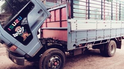 **430,000 บ.ต่อรอง/// 6ล้อISUZU NPR-125 ช่วงล่างใหญ่ **ขาย ISUZU NPR 125 แรง 6ล้อบรรทุก ช่วงล่างใหญ่ สภาพสวยๆ ISUZU NPR61L 4BG1-125HP ประกอบ เครื่อง เดิม เกียร์เดิม เครื่องดี แน่น แรง ไม่มีเยิ้ม เกียร์ดี เกียร์สั้น เข้าง่าย ไม่มีหลุดครับ ช่วงล่างใหญ่ Fหน้