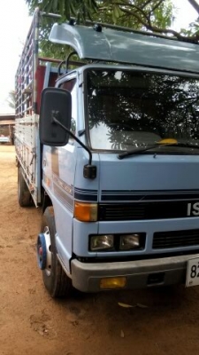 **430,000 บ.ต่อรอง/// 6ล้อISUZU NPR-125 ช่วงล่างใหญ่ **ขาย ISUZU NPR 125 แรง 6ล้อบรรทุก ช่วงล่างใหญ่ สภาพสวยๆ ISUZU NPR61L 4BG1-125HP ประกอบ เครื่อง เดิม เกียร์เดิม เครื่องดี แน่น แรง ไม่มีเยิ้ม เกียร์ดี เกียร์สั้น เข้าง่าย ไม่มีหลุดครับ ช่วงล่างใหญ่ Fหน้