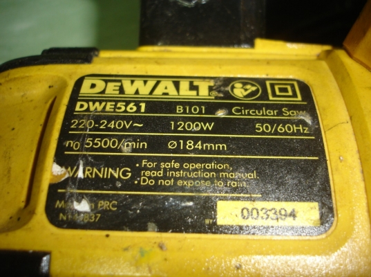 ขายเลื่อยวงเดือนไฟฟ้า ขนาด7 นิ้ว dewalt รุ่น dwe561