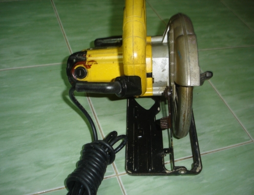 ขายเลื่อยวงเดือนไฟฟ้า ขนาด7 นิ้ว dewalt รุ่น dwe561