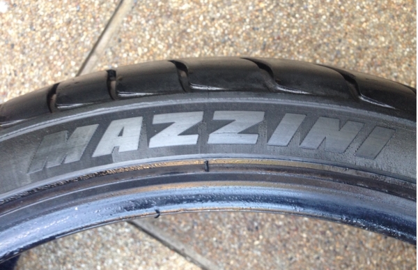 ยางขอบ19 Mazzini ผลิตประเทศออสเตเรีย คู่หน้า 235 35 19 คู่หลัง 245 35 19 กลางปี14 ดอกเยอะ เนื้อนิ่มๆ ยางขอบ19 Mazzini ผลิตประเทศออสเตเรีย คู่หน้า 235 35 19 คู่หลัง 245 35 19 กลางปี14 ดอกเยอะ เนื้อนิ่มๆ