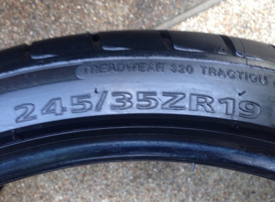 ยางขอบ19 Mazzini ผลิตประเทศออสเตเรีย คู่หน้า 235 35 19 คู่หลัง 245 35 19 กลางปี14 ดอกเยอะ เนื้อนิ่มๆ ยางขอบ19 Mazzini ผลิตประเทศออสเตเรีย คู่หน้า 235 35 19 คู่หลัง 245 35 19 กลางปี14 ดอกเยอะ เนื้อนิ่มๆ