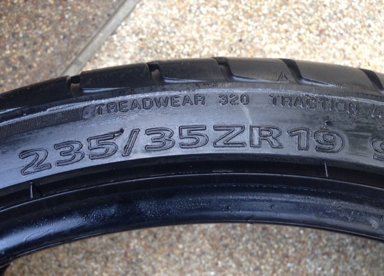 ยางขอบ19 Mazzini ผลิตประเทศออสเตเรีย คู่หน้า 235 35 19 คู่หลัง 245 35 19 กลางปี14 ดอกเยอะ เนื้อนิ่มๆ ยางขอบ19 Mazzini ผลิตประเทศออสเตเรีย คู่หน้า 235 35 19 คู่หลัง 245 35 19 กลางปี14 ดอกเยอะ เนื้อนิ่มๆ