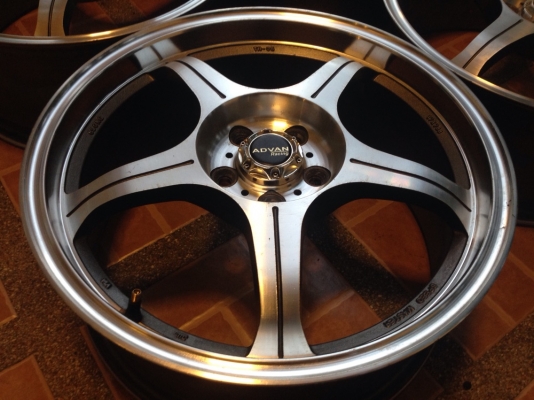 ล้อ ADVAN racing ขอบ17 สภาพดี ไม่มีซ่อม ราคาเบาๆ ล้อ ADVAN racing ขอบ17 สภาพดี ไม่มีซ่อม ราคาเบาๆ
