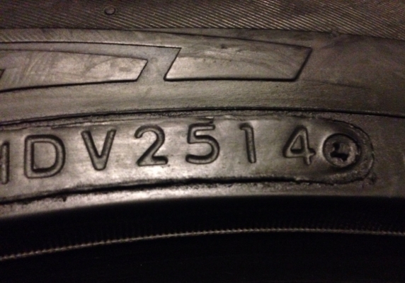 ยางใหม่ผลิตประเทศญี่ปุ่น Toyo Tires 215 50 17 ราคาพิเศษเส้นล่ะ 3,209 บาท หมดแล้วหมดเลย