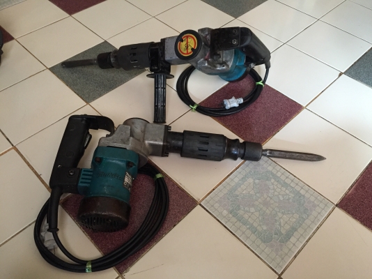 ขายเครื่องสกัดแย็กยี่ห้อ MAKITAรุ่น0810พร้อมใช้งานครับ ขายเครื่องสกัดแย็กยี่ห้อ MAKITAรุ่น0810พร้อมใช้งานครับ