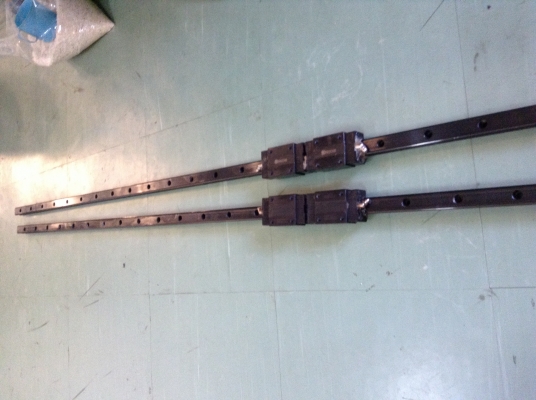 สไลค์ลูกปืนโต 20 มม ยาว1340มม พร้อมบล็อคลูกปืน 4 ลูก