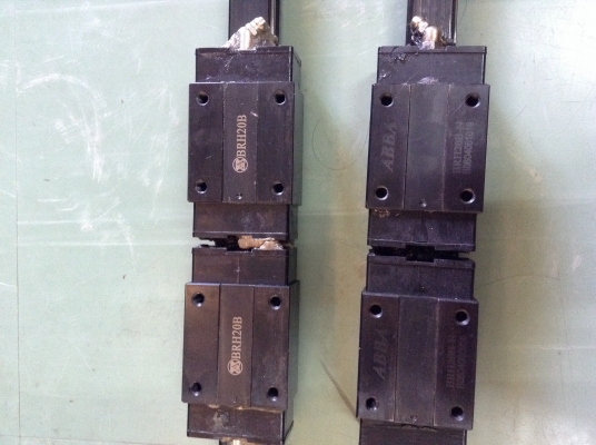 สไลค์ลูกปืนโต 20 มม ยาว1340มม พร้อมบล็อคลูกปืน 4 ลูก