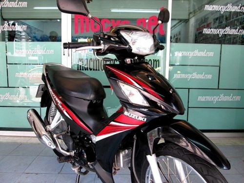 scooter  สีดำแดง ยอดนิยม ( สต๊าทมือ ) ระบบหัวฉีด รถเดือน กันยายน ปี 57 ไมล์ 6 พันโล แถม 3 รายการ