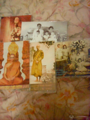 บัวไม้แกะสลัก