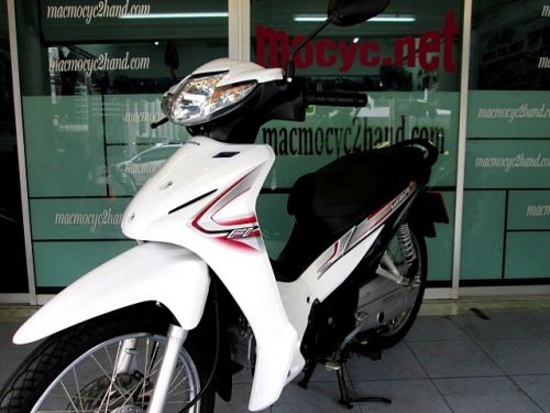 wave 110 i สีขาวดำ พิมนิยม ( สต๊าทมือ ) รถเดือน กุมภาพันธ์ ปี 58 ไมล์ 4 พันโล ฟรีโอน แถม 5 รายการ 31900