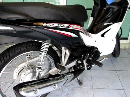 wave 110 i สีขาวดำ พิมนิยม ( สต๊าทมือ ) รถเดือน กุมภาพันธ์ ปี 58 ไมล์ 4 พันโล ฟรีโอน แถม 5 รายการ 31900